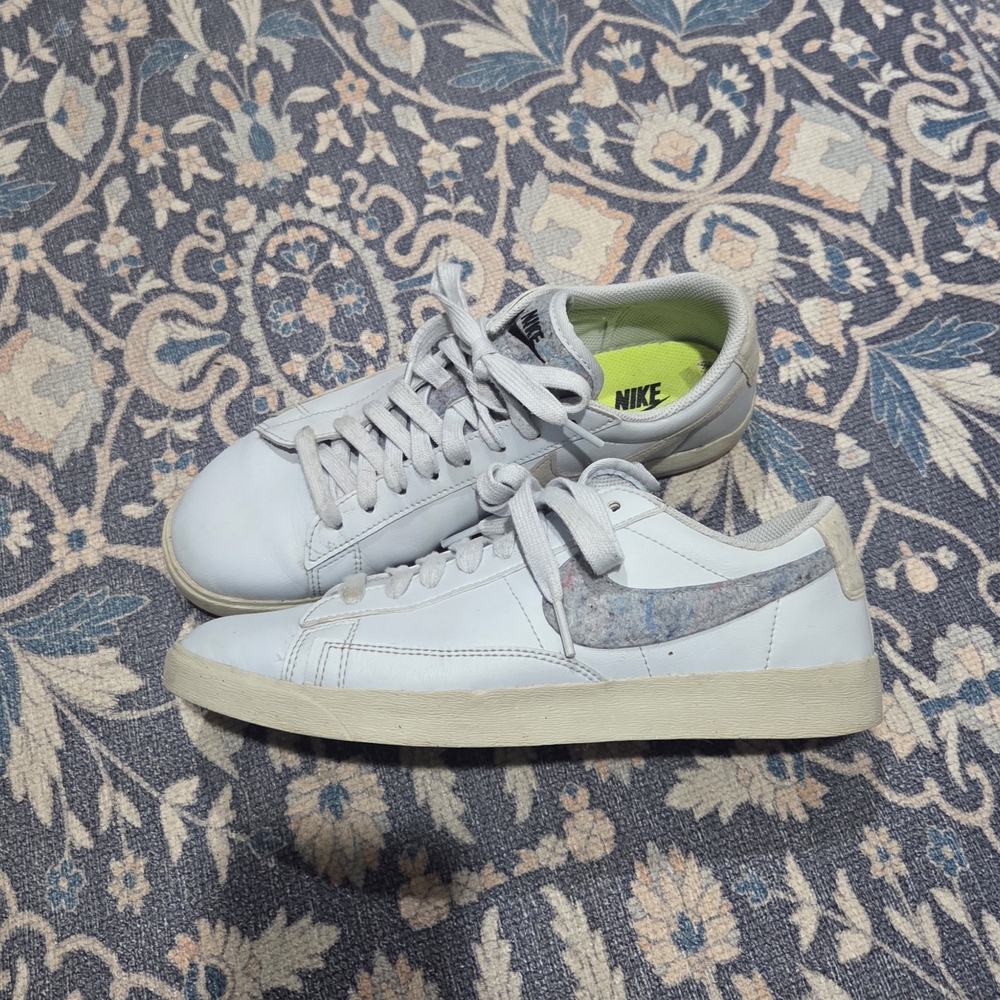 Nike Blazer Low SE womens Sneakers with Heathered Gray/Blue Swoosh